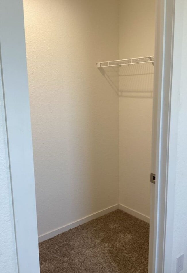 Building Photo - 818 S 4575 W