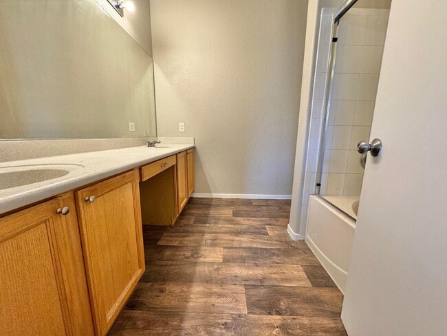 Building Photo - STUNNING 2 BEDROOM / 2 FULL BATH CONDO UNI...