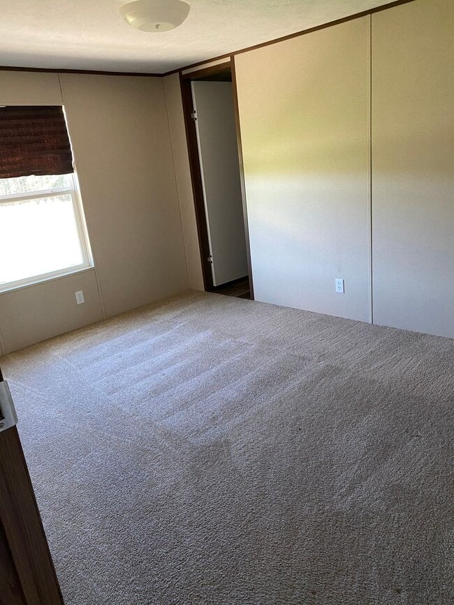 Building Photo - RANCH HOME