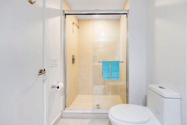 Building Photo - 4111 S Ocean Dr