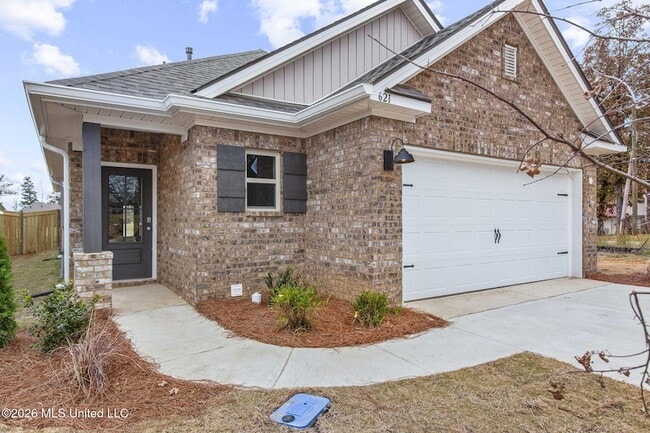 Building Photo - 621 Stillwater Cv