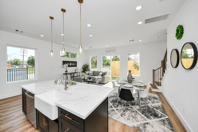 Building Photo - 2430 Harrington St