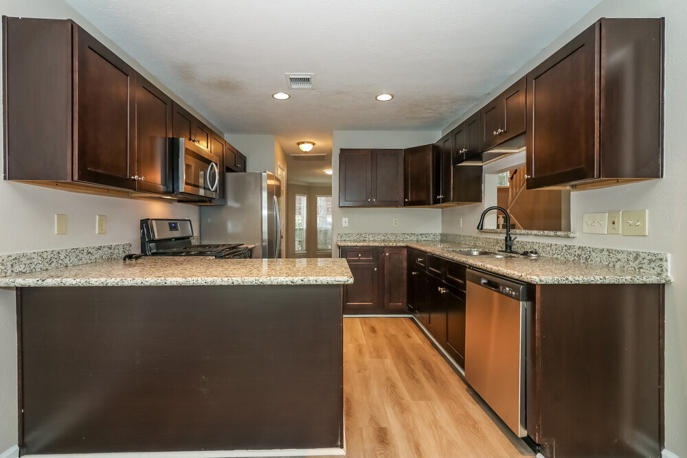 Building Photo - 15815 Spruce River Ct