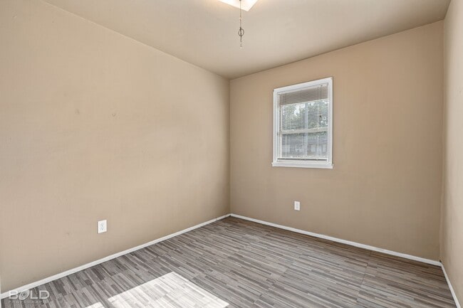 Building Photo - 1222 Lampkin St