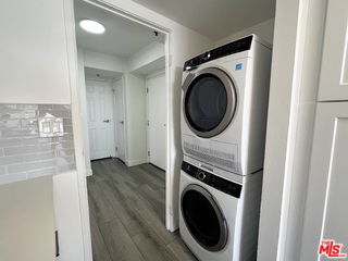 Building Photo - 10390 Wilshire Blvd