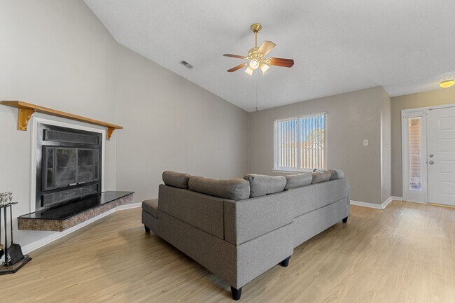 Building Photo - 4421 Smokey Lake Dr