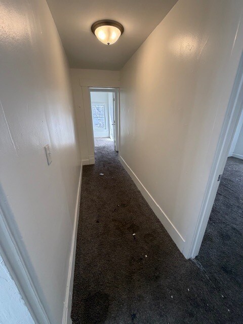 Building Photo - 41 S Oakley Ave