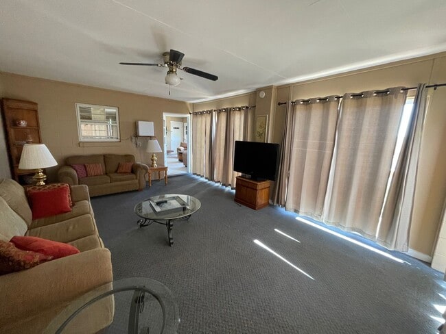 Building Photo - Fully Furnished 1 bedroom 1 bath condo wit...