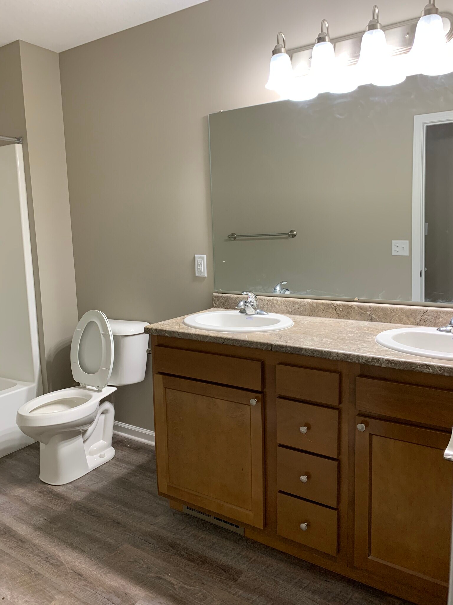 Building Photo - 2224 Rehm Dr
