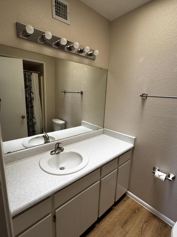 Building Photo - 988 Shadow Crest Cir
