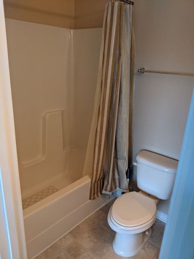 Building Photo - Beautiful Oyster Landing Community Townhome
