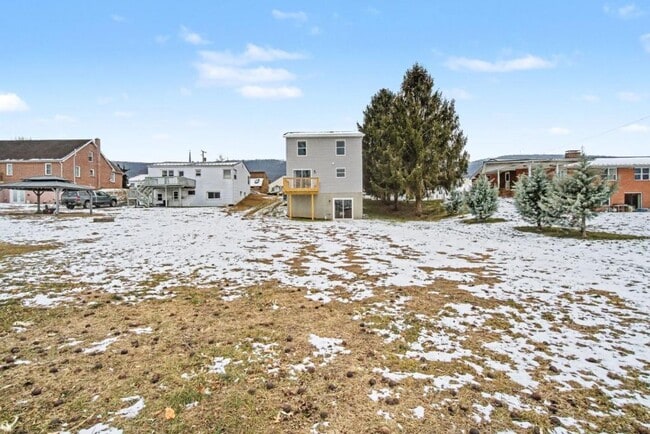 Building Photo - 239 W Broad St