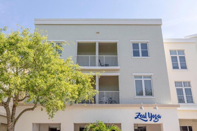 Building Photo - 1209 Main St