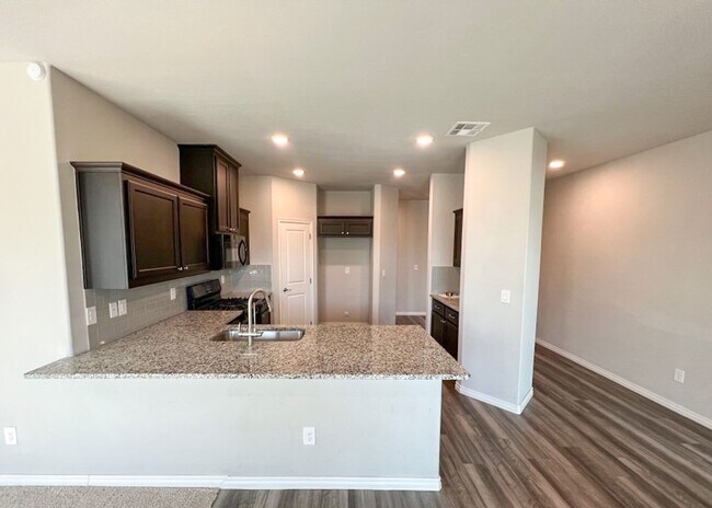 Building Photo - Luxurious Home in Falling Springs!