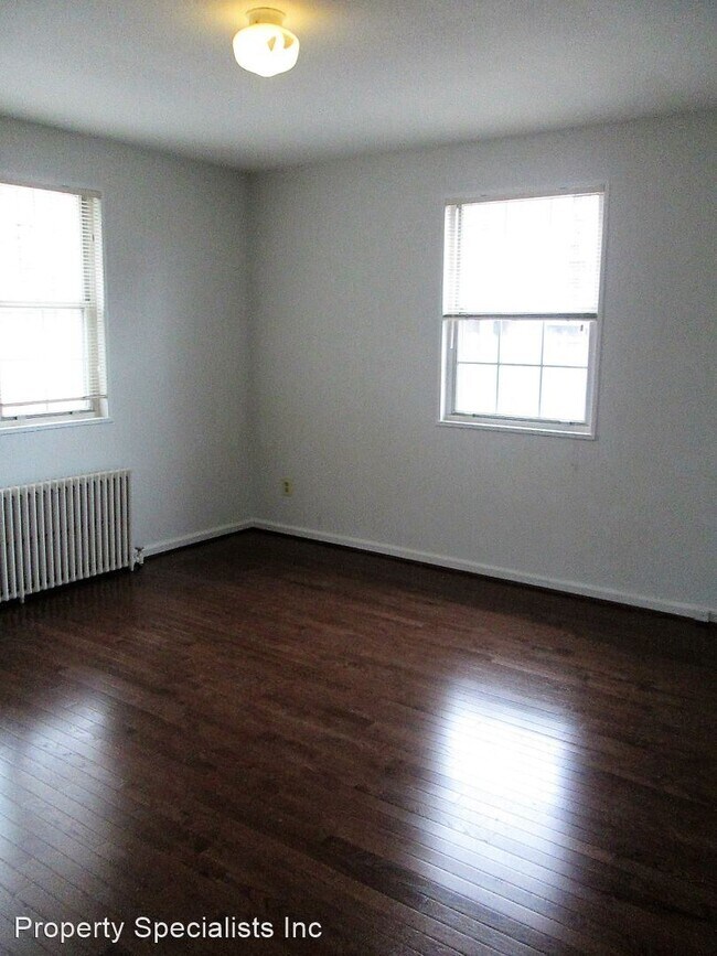 Building Photo - 1427 N Nash St