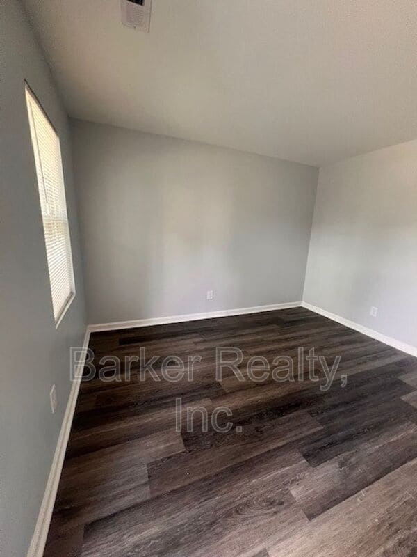 Building Photo - 1602 Pender St