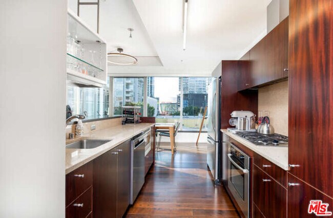 Building Photo - 1155 S Grand Ave