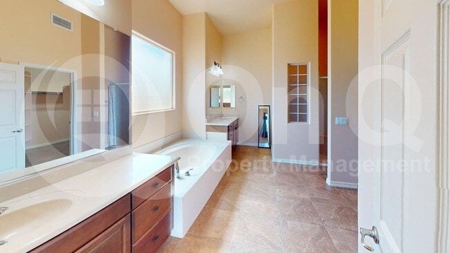Building Photo - 9398 E Desert Milkweed Ct