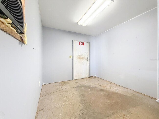 Building Photo - 3239 Allen Rd