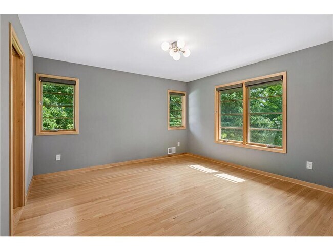 Building Photo - 6216 Maloney Ave