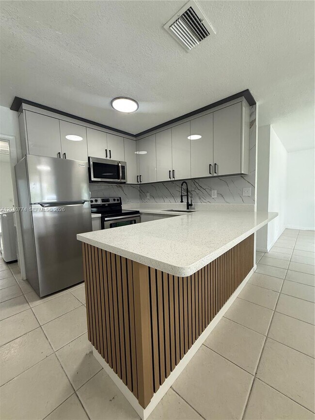 Building Photo - 6510 SW 49th St