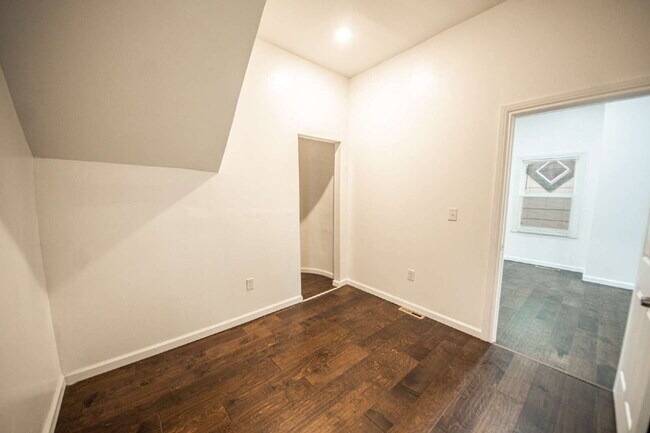 Building Photo - Multi-unit Building