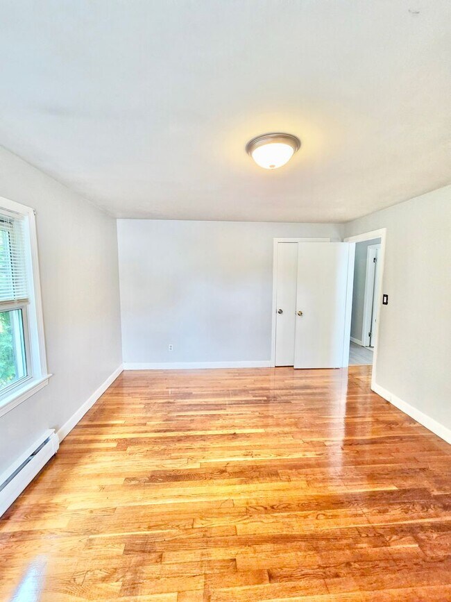 Building Photo - 39 Standish Ave