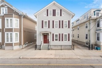 Building Photo - 130 Sutton St
