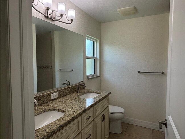 Building Photo - 1876 Atwater Dr