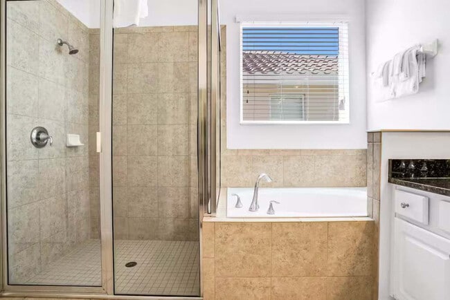 Building Photo - 4140 Oak Tree Dr