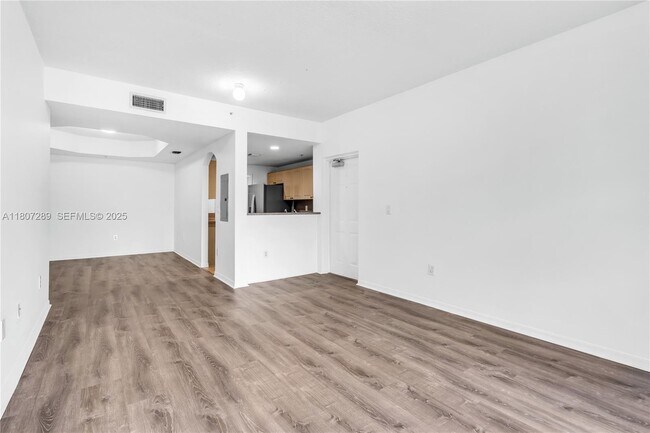 Building Photo - 6700 NW 114th Ave