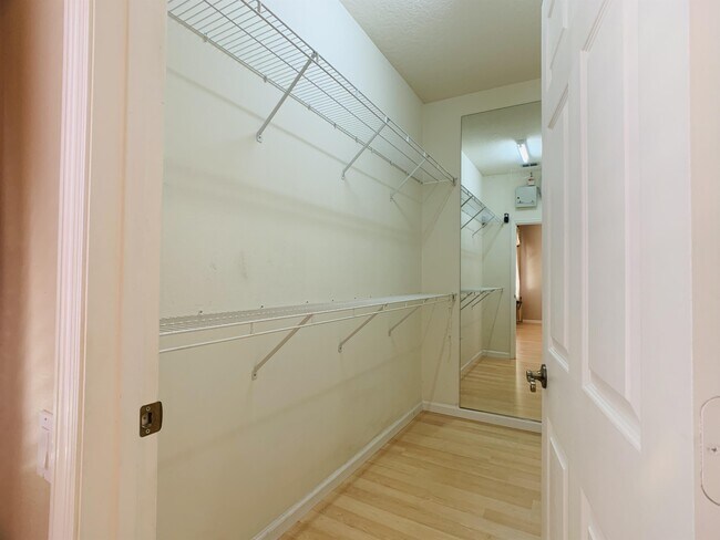 Building Photo - 3111 Pebble Ct