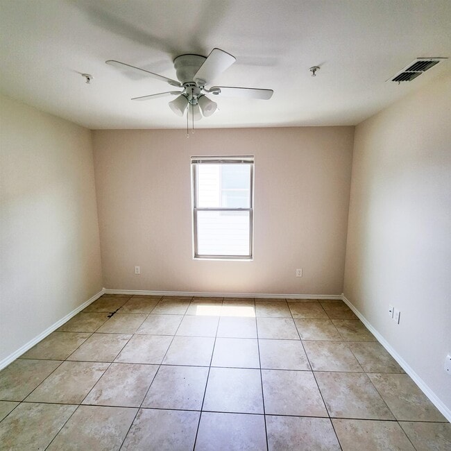 Building Photo - 2601 Lomas Del Sur Boulevard