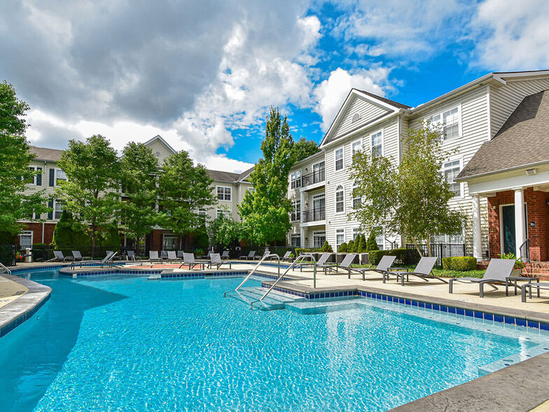 Building Photo - Central Park Apartments