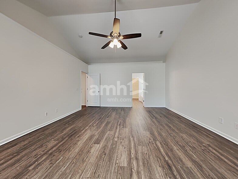 Building Photo - 106 Vango Dr