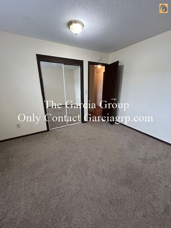 Building Photo - 17949 SE Arista Dr