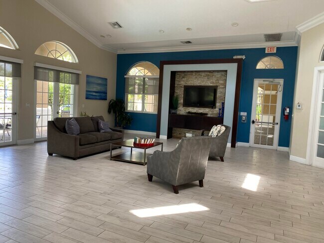Building Photo - 333 Berenger Walk