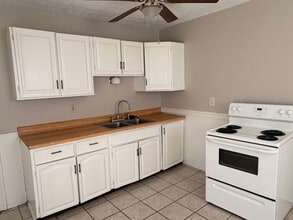 Building Photo - 5400 Cove Ave