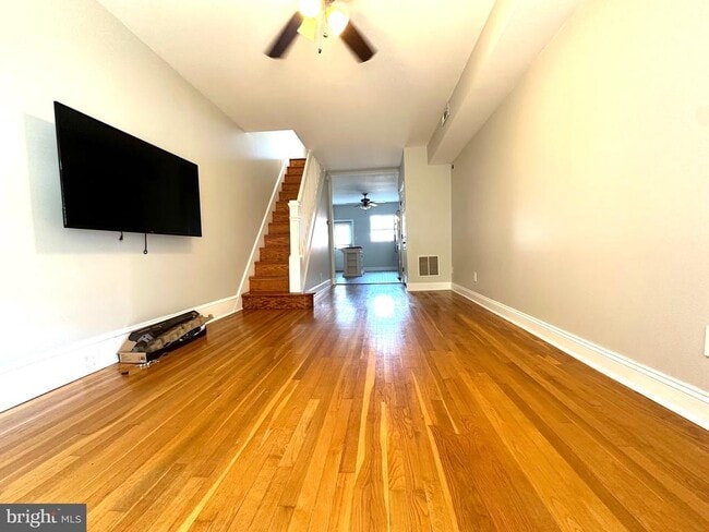 Building Photo - 608 S Belnord Ave