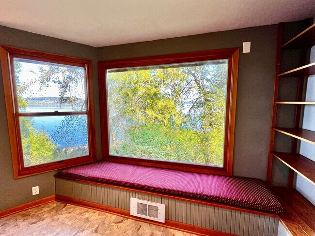 Building Photo - Spectacular Olympic Mountain and Hood Canal Views from Poulsbo Waterfront Home!