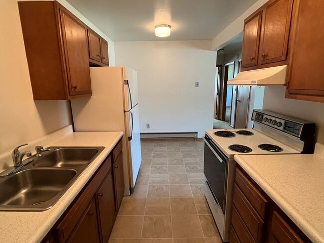 Building Photo - Ambassador 2 Bed 1 Bath