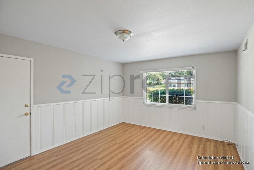 Building Photo - 2276 Markham Ave