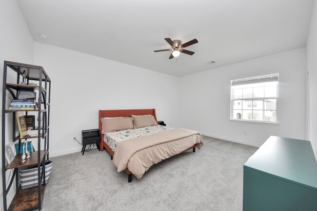 Building Photo - 10018 Knollwood Ln