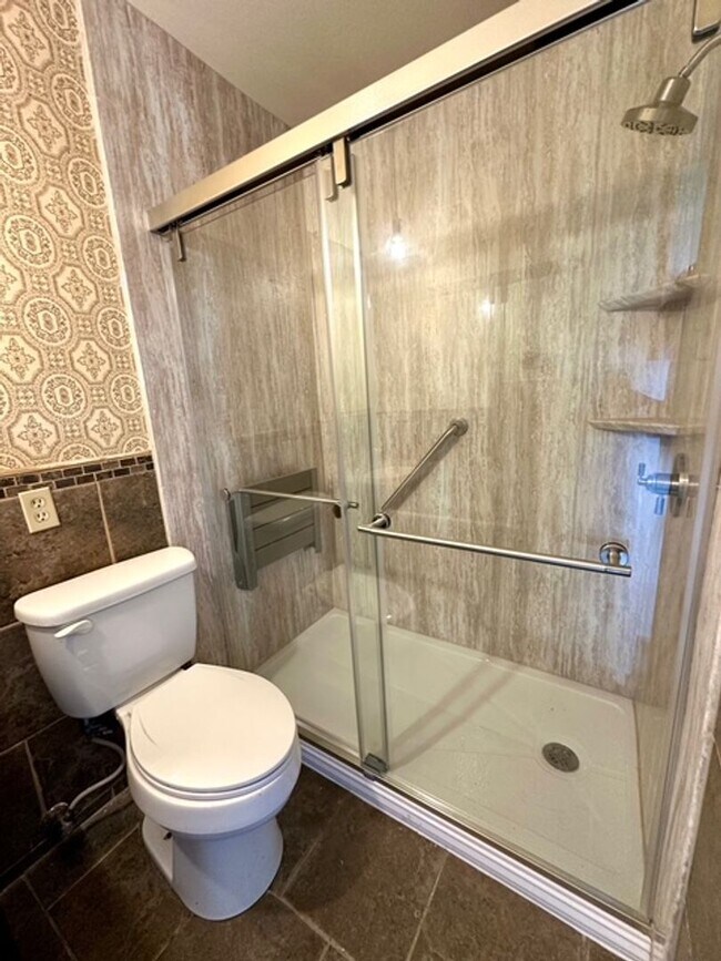 Building Photo - 1005 E Grace St