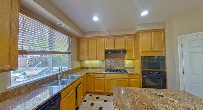 Building Photo - 1692 Woodhaven Cir