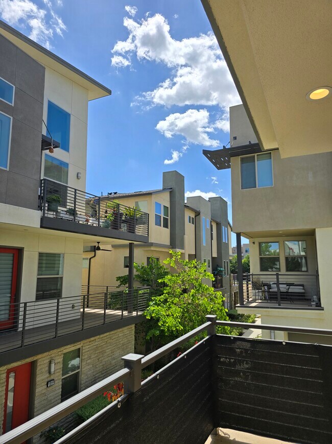 Building Photo - 19540 Cardigan Dr