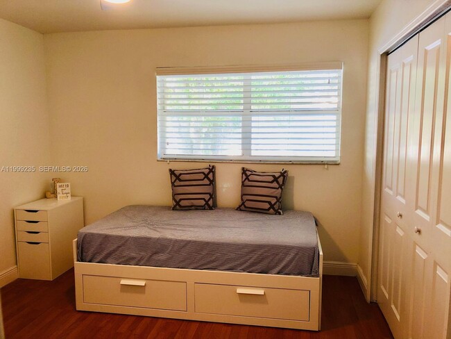 Building Photo - 6660 SW 130th Ave