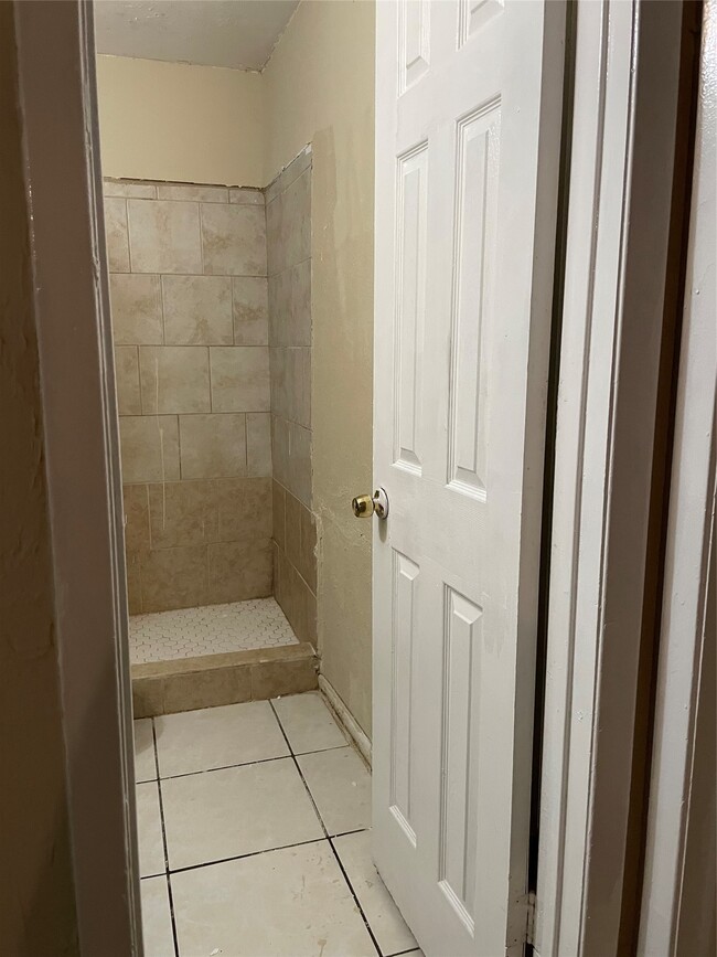 Building Photo - 419 Fisher St