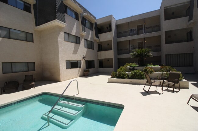 Building Photo - 4700 Natick Ave