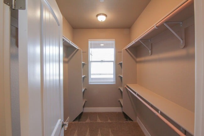 Building Photo - Brand New Build!